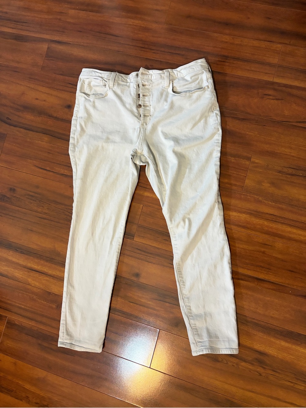 Universal Thread Women's High Rise Skinny Button-Fly Jeans in Light Cream